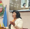 Parlamentario Xiomara Maduro ta cuestiona e scuridad cu Mike Eman tin e democracia di Aruba aden